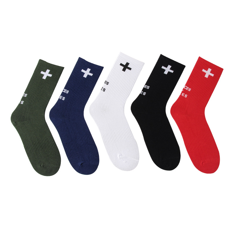 2025d P+F SOCKS Cross Plus Trendy Brand Street Fashion Sports Mid-Calf Socken für Männer und Frauen_voghion.com