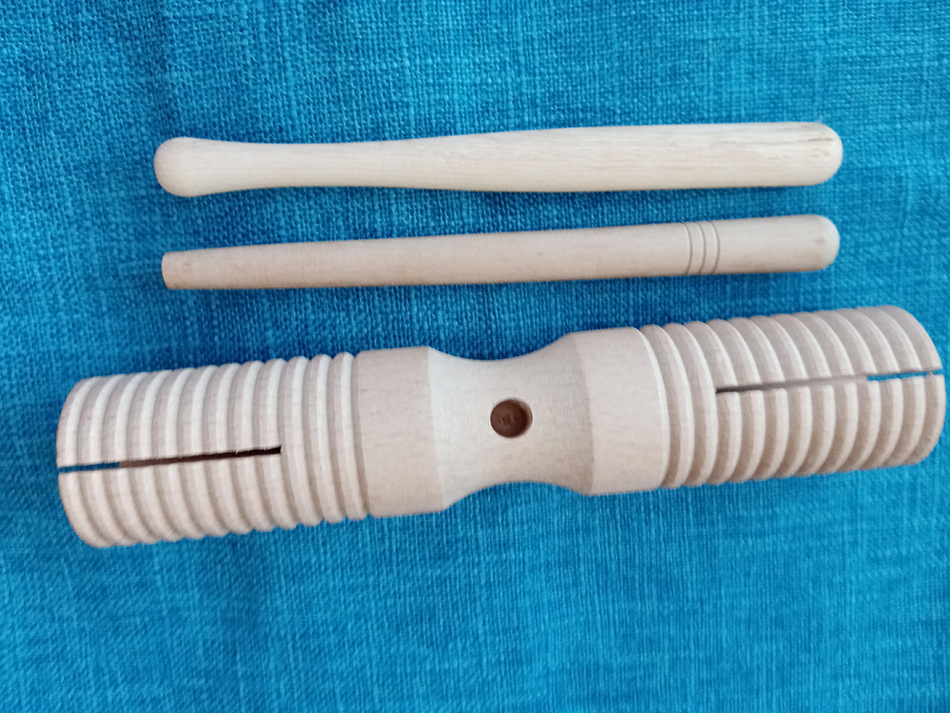 Instrumentos musicales de madera para niños de educación temprana entre padres e hijos artesanías interactivas juguetes de madera para niños de ocho tonos tocando a mano piano al por mayor