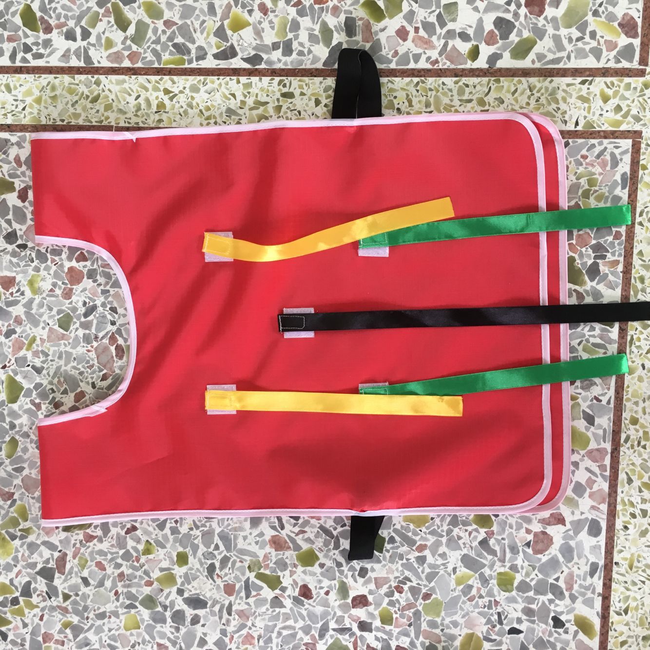 꼬리 옷을 당겨 레드 큰