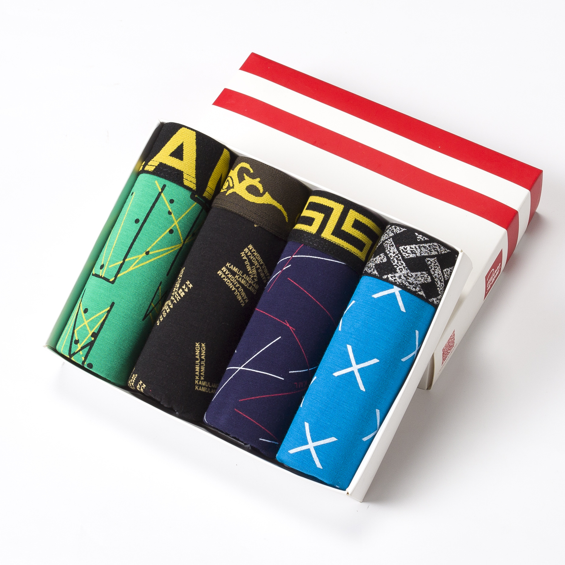 Ropa interior de los hombres boxeadores de los hombres de algodón puro suelta más tamaño personalidad juvenil transpirable boxeadores de cintura media al por mayor