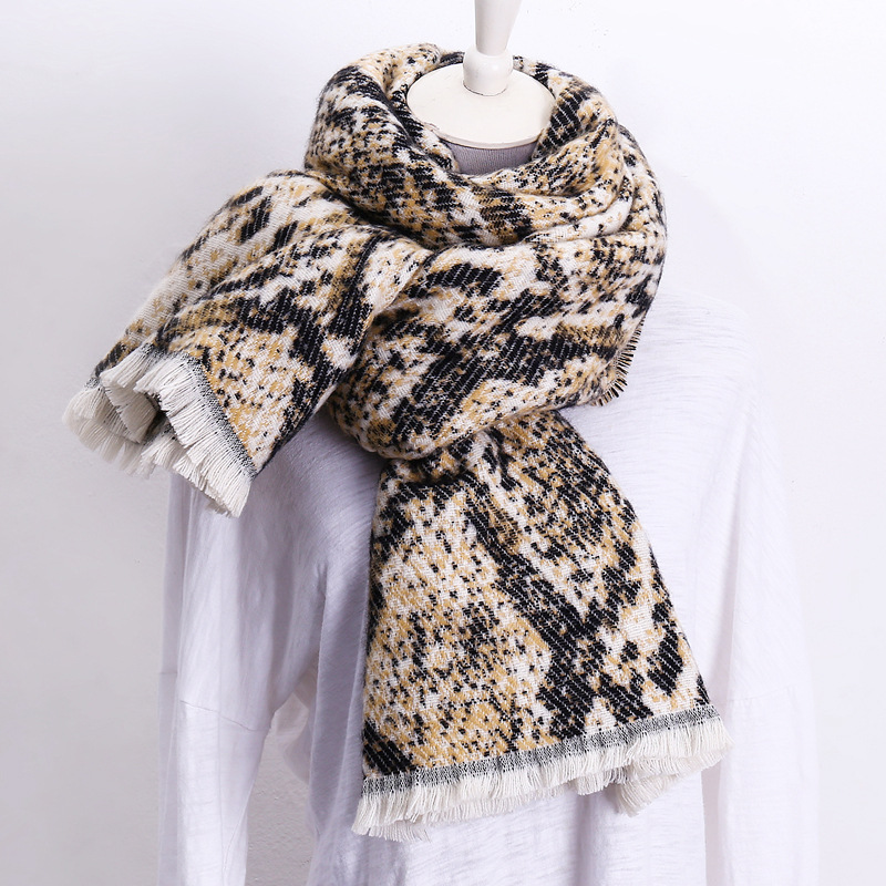El comercio exterior de Amazon Otoño e Invierno Nuevo patrón de serpiente de Cachemira bufanda alargada de Europa y América gruesa cálida bufanda de gran tamaño chal