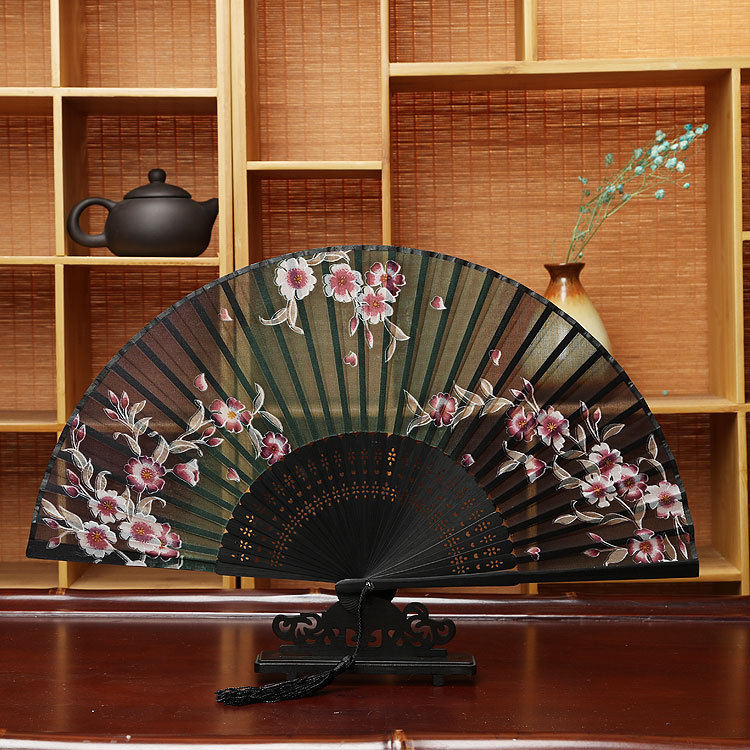 Ventilador de baile de estilo chino ventilador plegable regalo artesanal de estilo japonés ventilador de bambú ventilador publicitario paño de seda estilo antiguo ventilador plegable al por mayor