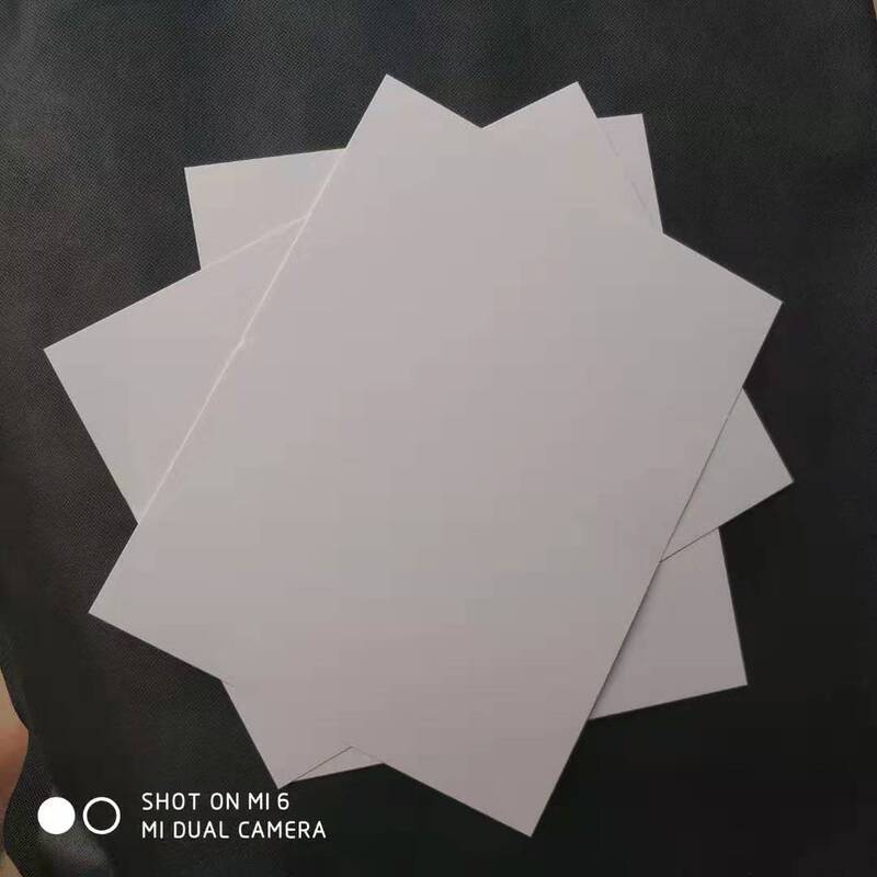 Spot 250 grams of white clothing lined cardboard T-shirt chiffon shirt packaging cardboard gray white side double-sided white cardboard