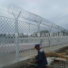 机场护栏网 监狱防翻越护栏刺绳网 边境围界隔离围档刀片刺网