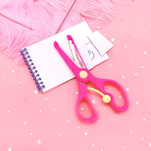 Children's handmade plastic edged spring scissors student cartoon safety scissors with blade kindergarten scissors wholesale
