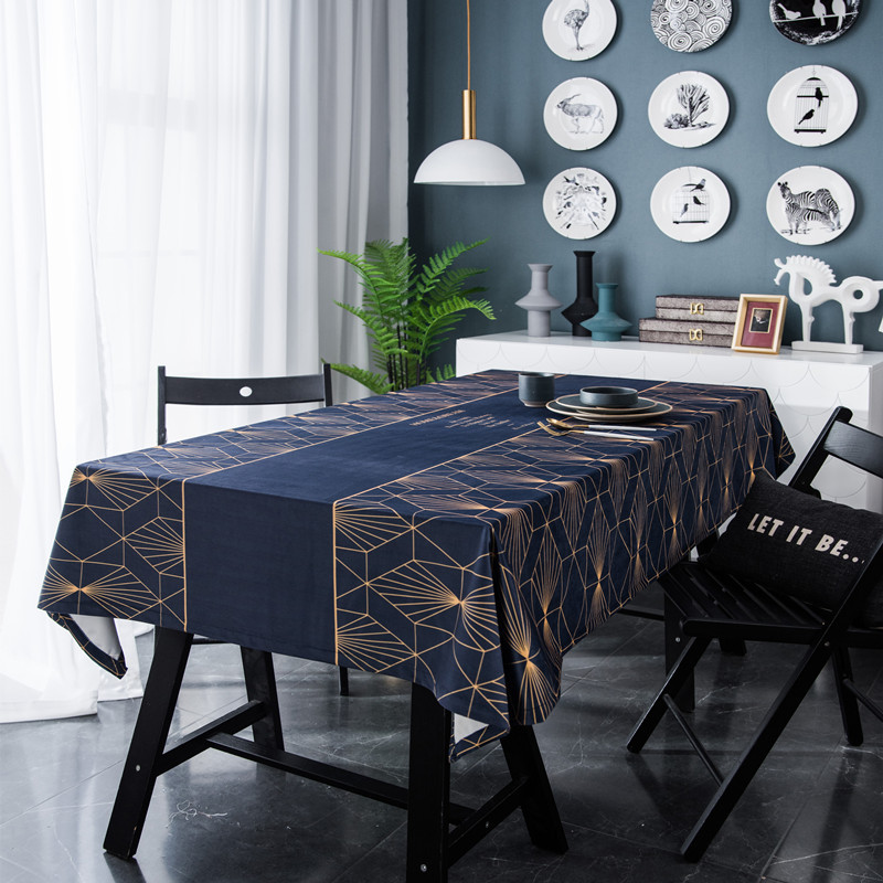 Nappe de table basse/de salle à manger en velours léger luxueux de style américain, ornée de motifs géométriques imprimés numériquement._voghion.com