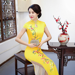 黃色定位花雙層水滴領新中式長款旗袍2024新款女復古走秀款演出服