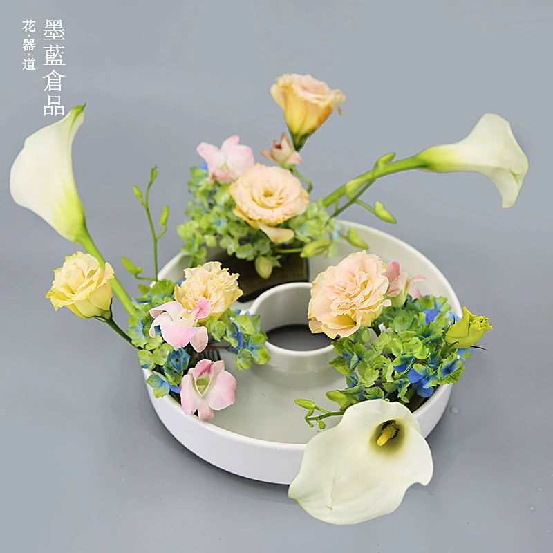 Цветок в японском стиле маленький оригинальный поток Цветочная композиция керамический полукруглый белый комбинированный цветок