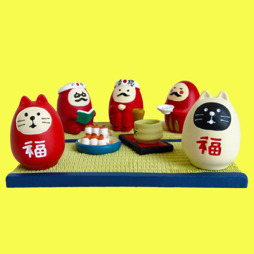 Japanese groceries, zakka, student graduation gifts, blessings, must-win Daruma resin crafts, small ornaments