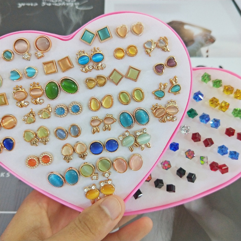 fashionable universal earrings heart-shaped