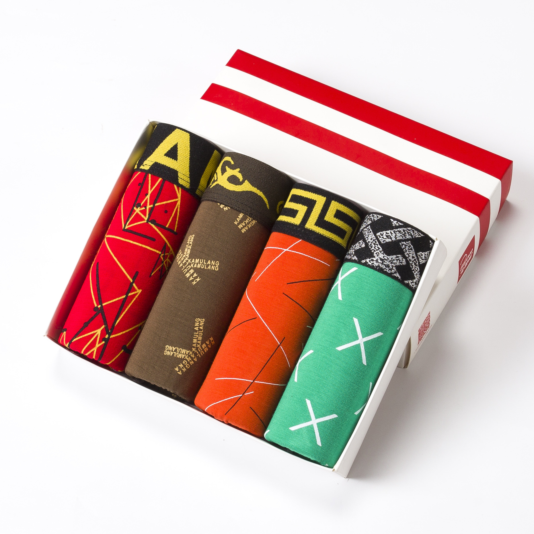 Ropa interior de los hombres boxeadores de los hombres de algodón puro suelta más tamaño personalidad juvenil transpirable boxeadores de cintura media al por mayor