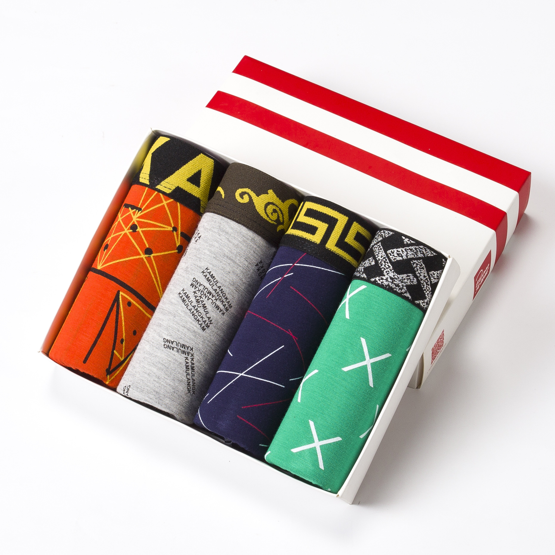 Ropa interior de los hombres boxeadores de los hombres de algodón puro suelta más tamaño personalidad juvenil transpirable boxeadores de cintura media al por mayor