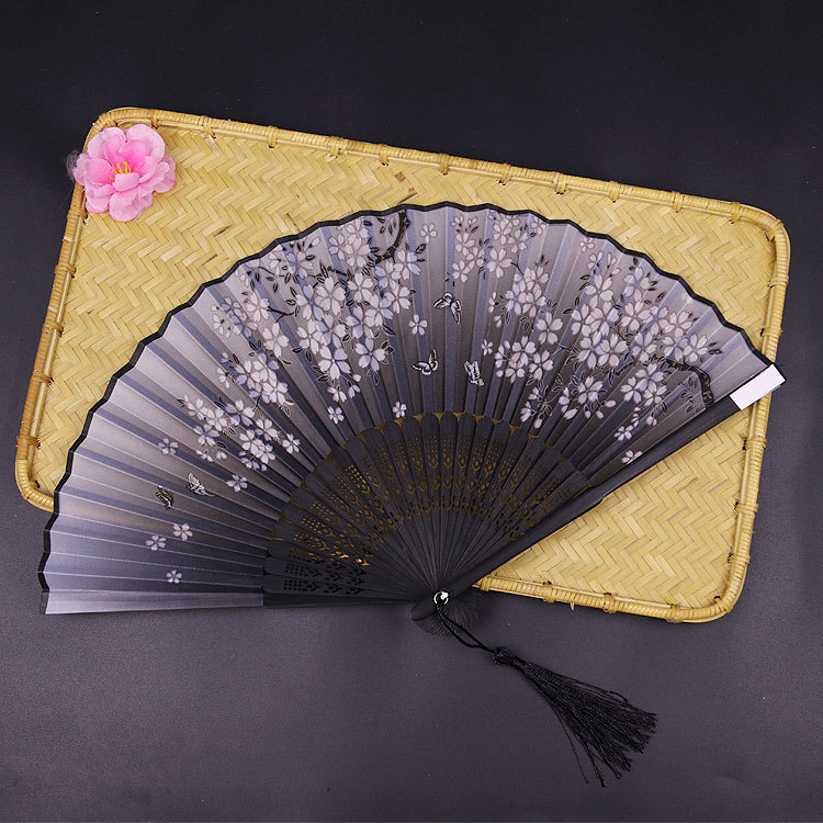 Ventilador De La sonrisa de Erqing Ventilador de seda de mango medio largo de estilo chino Ventilador plegable Estilo chino Hanfu Ropa coreana Ventilador de juego creativo al por mayor