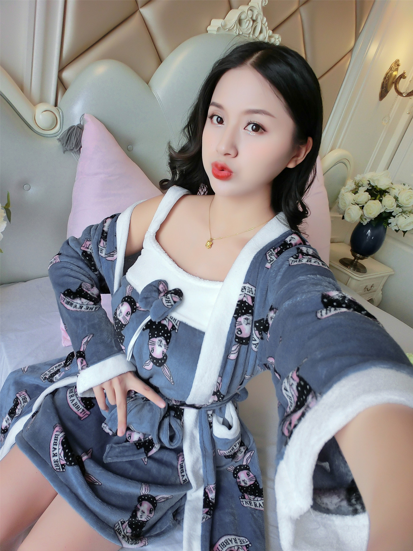 201.17 # 블루 스카프 토끼