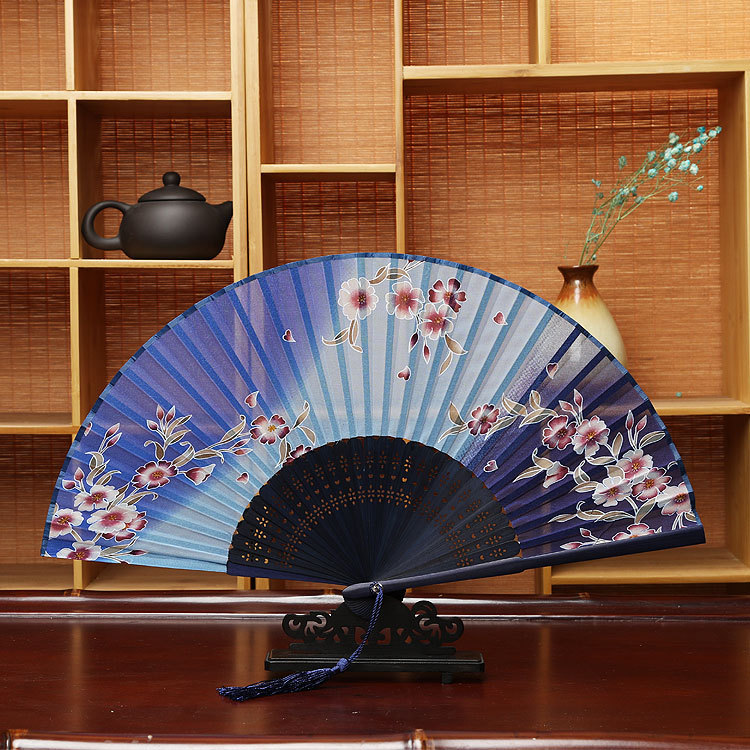 Ventilador de baile de estilo chino ventilador plegable regalo artesanal de estilo japonés ventilador de bambú ventilador publicitario paño de seda estilo antiguo ventilador plegable al por mayor