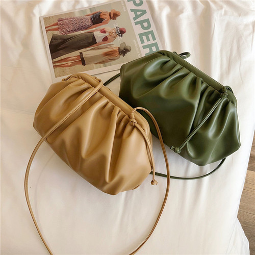 Wholesale Small Handbags for Women 2024 New Trendy Korean Style Crossbody Bags Fashion Shoulder Bags Simple and Stylish Cloud Bags