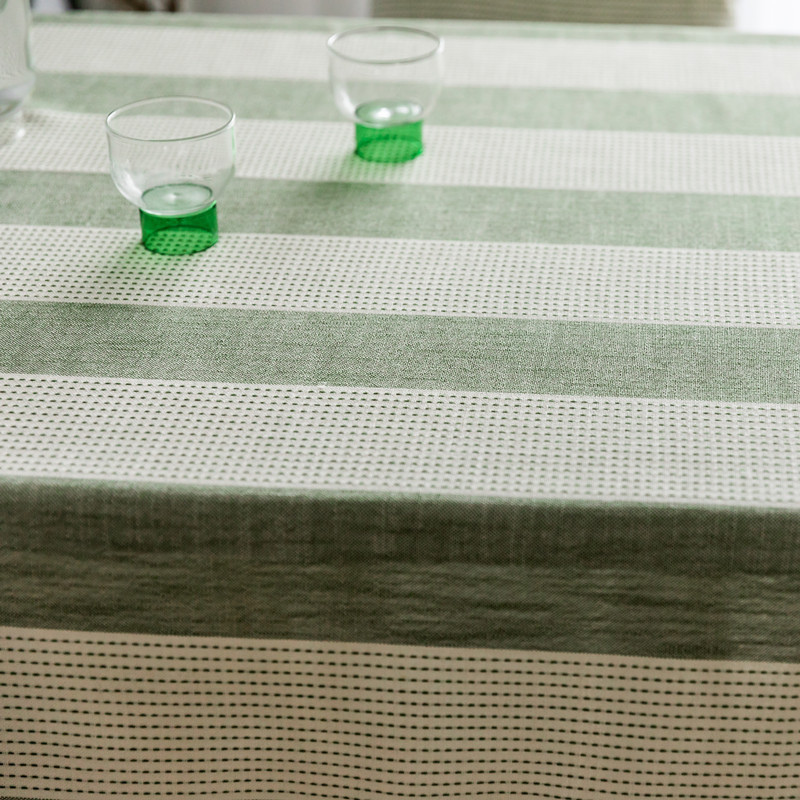 Tovaglia rettangolare da caffè/pranzo INS Nordic in cotone e lino tinta unita con nappe e motivo geometrico a righe e pizzo._voghion.com