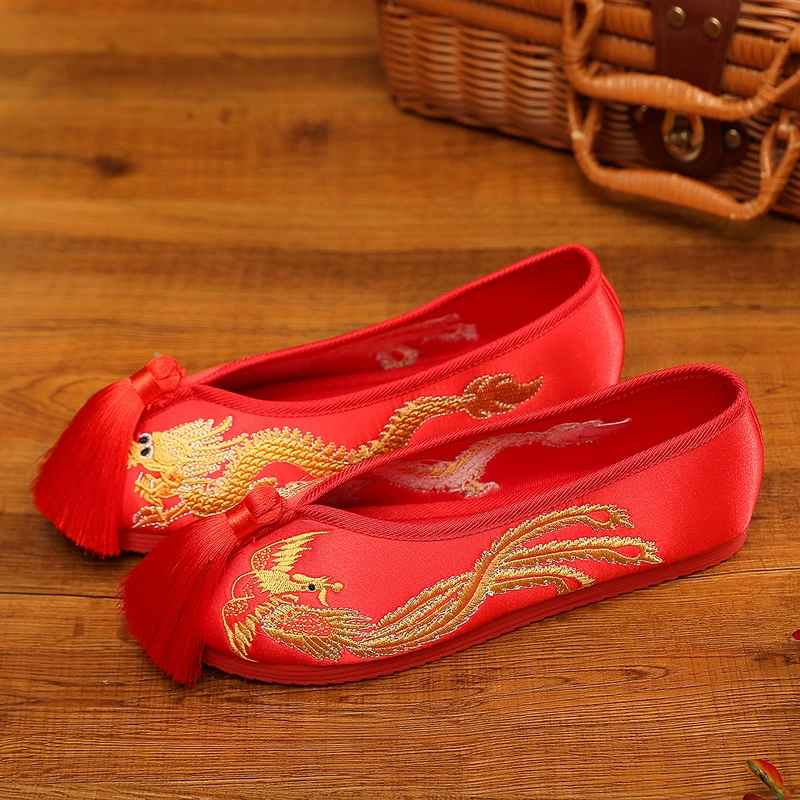 Поколение свадебные туфли ручной вышивкой свадебные туфли красные туфли xiuhe тысяча подошва китайские туфли на плоской подошве для женщин