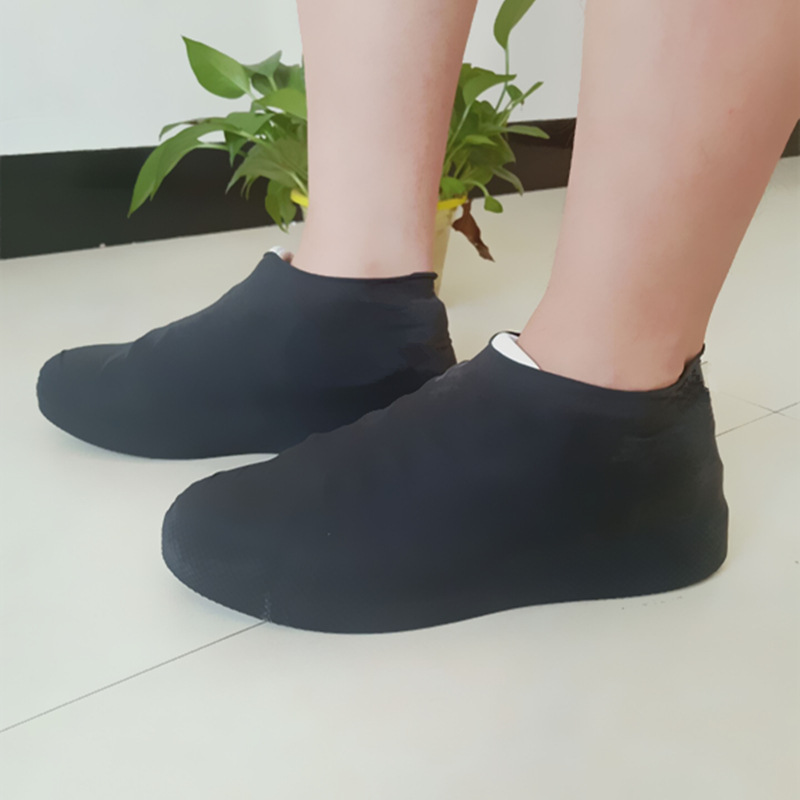 Cubierta de zapatos de látex a prueba de lluvia Cubierta de zapatos de playa viajes de moda al aire libre día lluvioso viajes zapatos de lluvia para hombres y mujeres zapatos de agua fábrica al por mayor