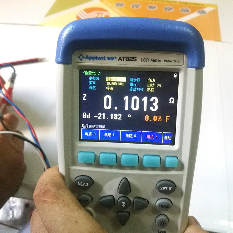 Интеллектуальная емкость 10*12.5VT емкость 25V 680μF Выше - емкостная наладочная патчевая электролитическая производитель утверждает генерацию энергии