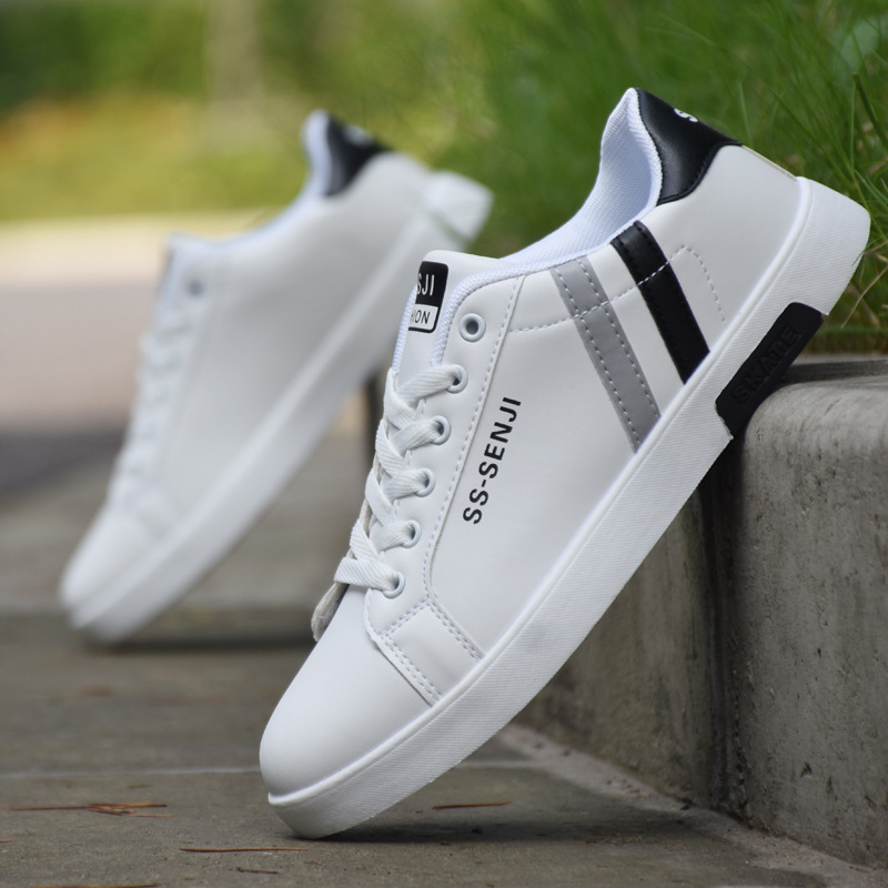 Zapatos transfronterizos zapatos de moda para hombres 2023 nuevos zapatos blancos Zapatillas de moda coreanas zapatos casuales deportivos para hombres a juego