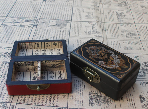 Retro jewelry box, antique storage box, antique wooden box, dragon and phoenix pattern gift packaging box, fitness ball box