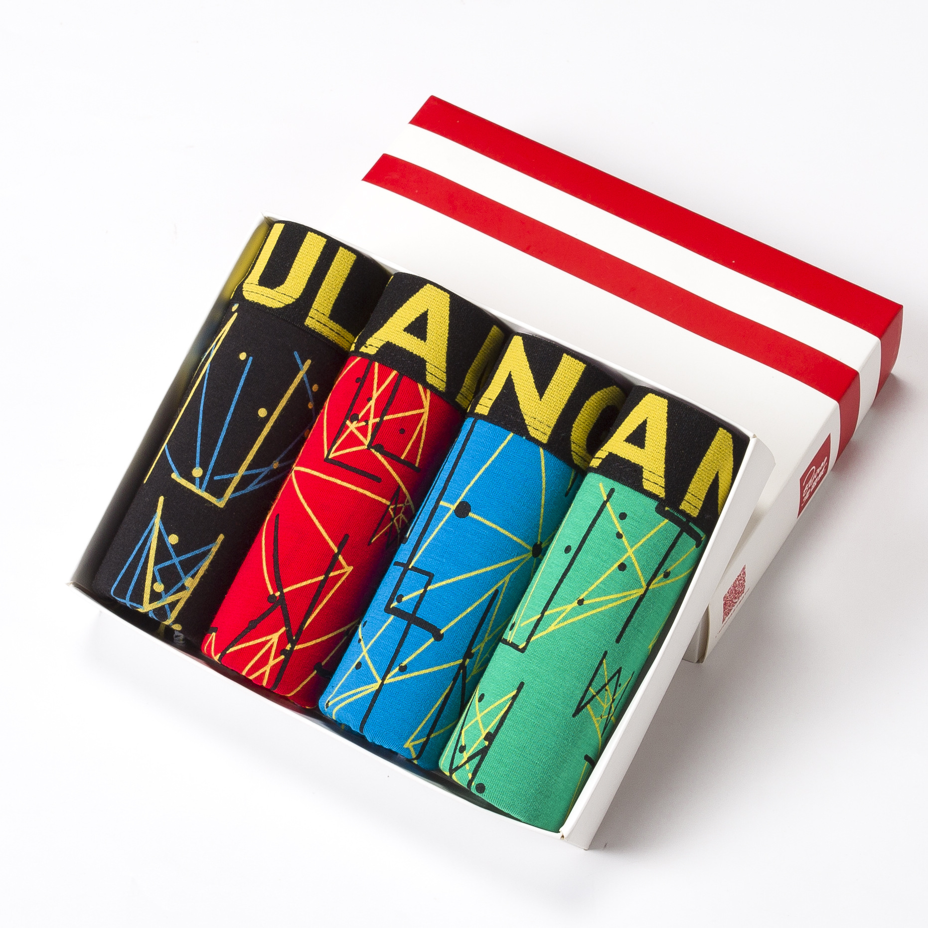 Ropa interior de los hombres boxeadores de los hombres de algodón puro suelta más tamaño personalidad juvenil transpirable boxeadores de cintura media al por mayor