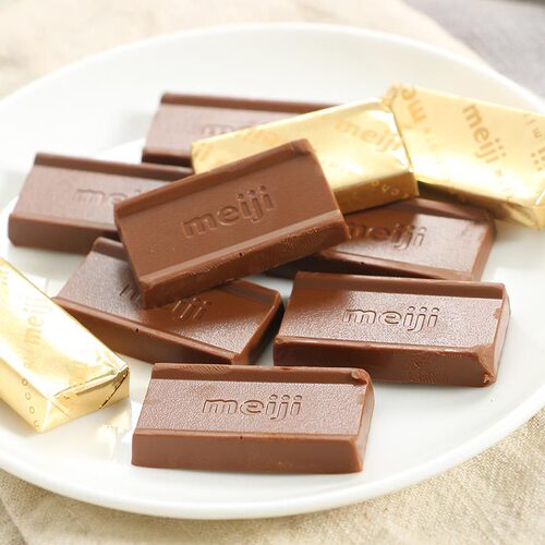 Japan imported Meiji/Meiji pure black milk/extra thick milk/strawberry/piano chocolate 120g