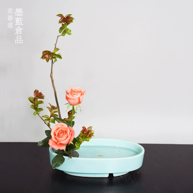 Маленькая сырая Цветочная композиция урок цветочной дорожки стандартная Цветочная посуду Японская Цветочная композиция керамика черный овал маленький умывальник с Нарциссом Гидропоника