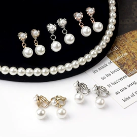 耳环;耳钉;项链