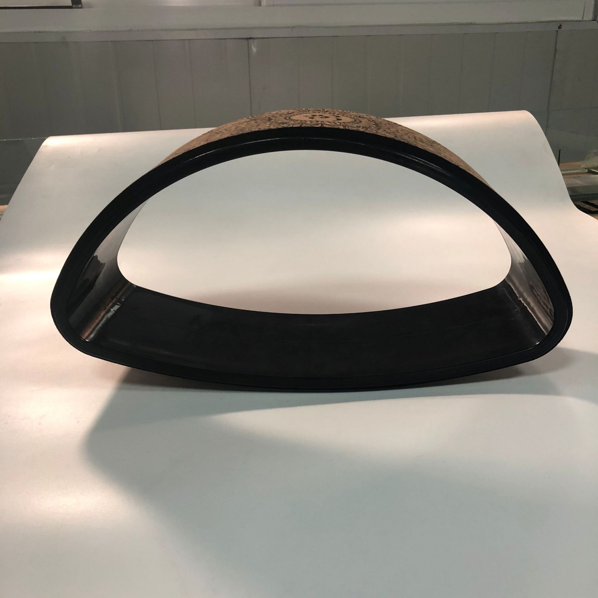 Las ventas de la fábrica de forma ovalada corcho yoga rueda de flexión de nuevo equipo de impresión de material de anillo de yoga mujeres embarazadas ayuda entre padres e hijos