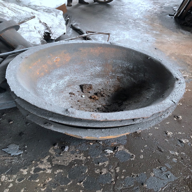 熔炼锌 铝 镁 锡 银等大口径生铁锅 厂家直销翻砂铸造 生铁铸件