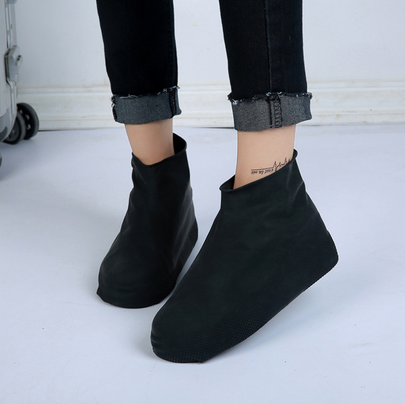 Cubierta de zapatos de látex a prueba de lluvia Cubierta de zapatos de playa viajes de moda al aire libre día lluvioso viajes zapatos de lluvia para hombres y mujeres zapatos de agua fábrica al por mayor