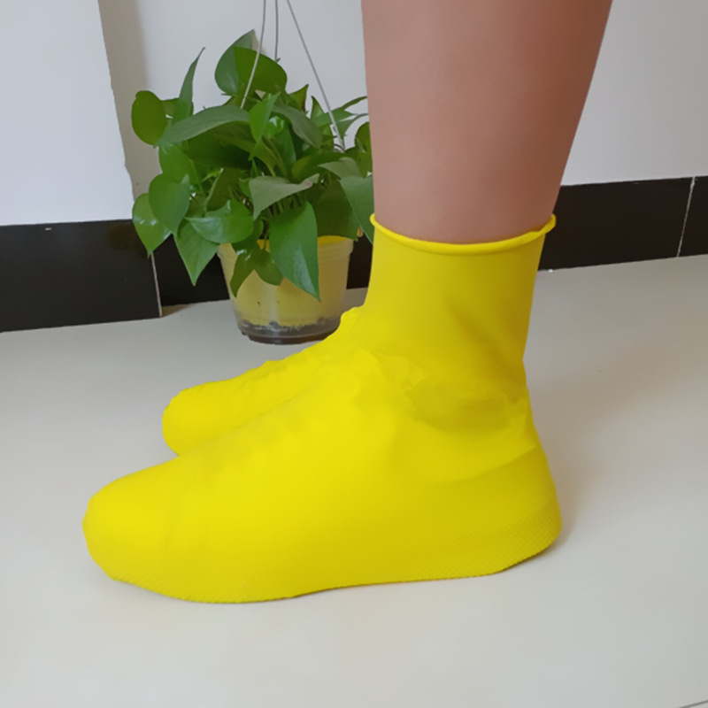 Cubierta de zapatos de látex a prueba de lluvia Cubierta de zapatos de playa viajes de moda al aire libre día lluvioso viajes zapatos de lluvia para hombres y mujeres zapatos de agua fábrica al por mayor