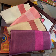 东大门格子围巾女秋冬款经典色棉麻围脖披肩批发微商时尚潮流