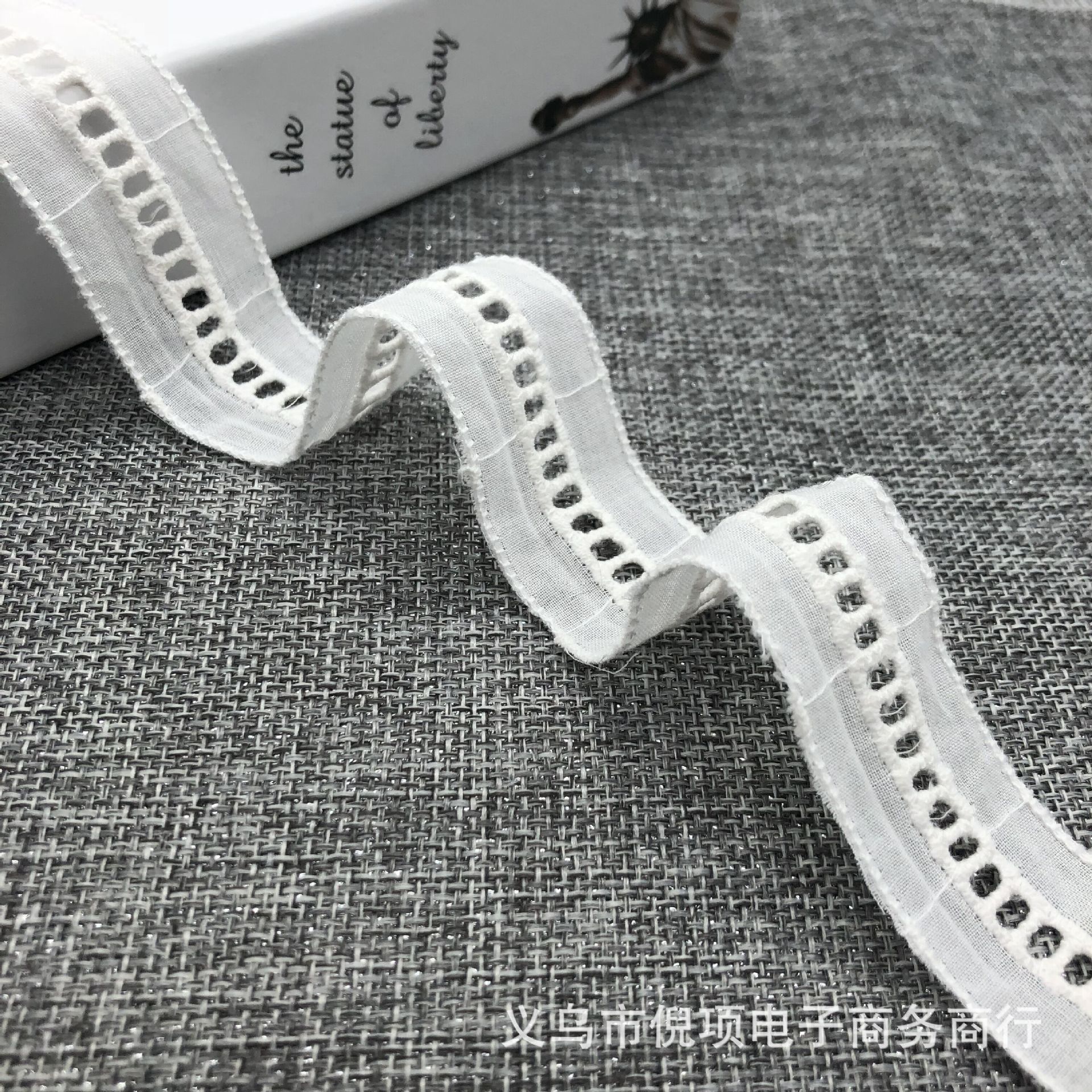 纯棉服装辅料花边半漂色楼梯格棉布刺绣花边宽约2.5cm民族风格