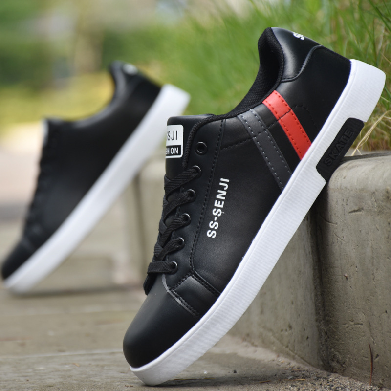 Zapatos transfronterizos zapatos de moda para hombres 2023 nuevos zapatos blancos Zapatillas de moda coreanas zapatos casuales deportivos para hombres a juego