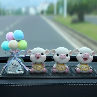 Car ornaments – Console Ornaments - gold-family-portraits-3-pigs-balloon-aromatherapy-seat-large-diamond-pad
