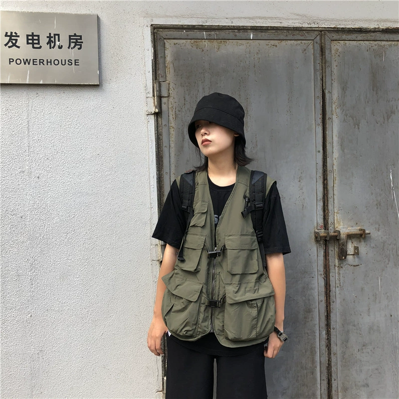 Фотография на открытом воздухе Модная брендовая Военная функциональная тактическая рабочая одежда для пар с несколькими карманами Мужской и женский жилет Жилет с принтом