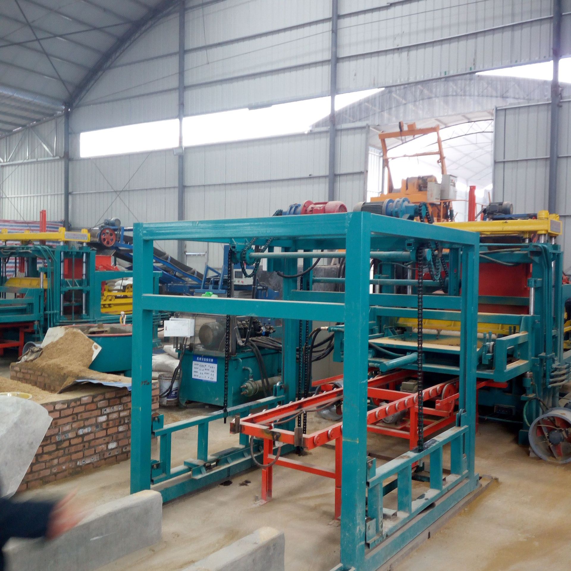 新型QT3-20全自动路面彩砖机 路沿石机  护坡砖机 路面砖都可做