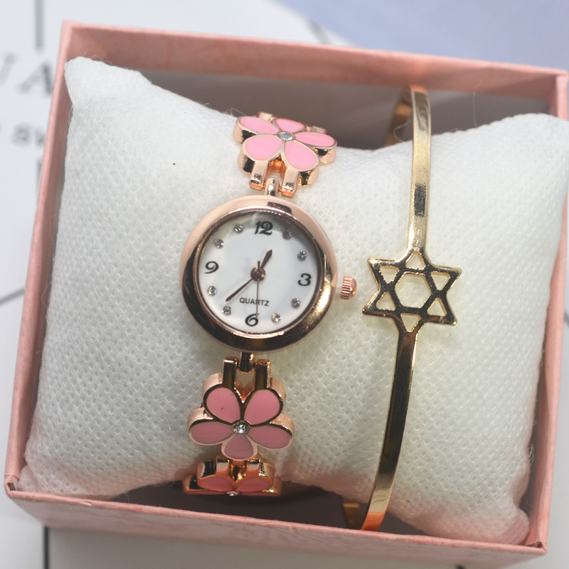 Cross-Border Popular Daisy Diamond Women's Watch Korean Style Fashion Flower Women's Student Bracelet Watch Foreign Trade Wholesale