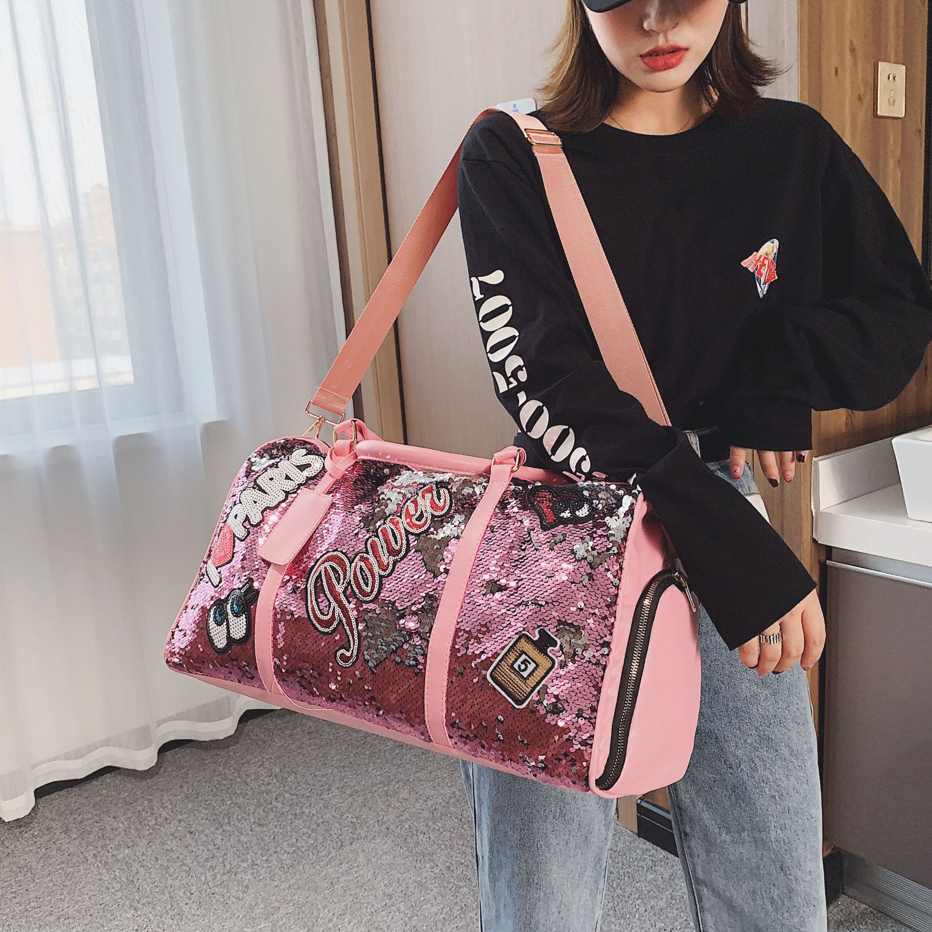 2022新しい女性旅行バッグpuスパンコールヨガフィットネスバッグ旅行荷物バッグスポーツ旅行アウトドアハンドバッグ