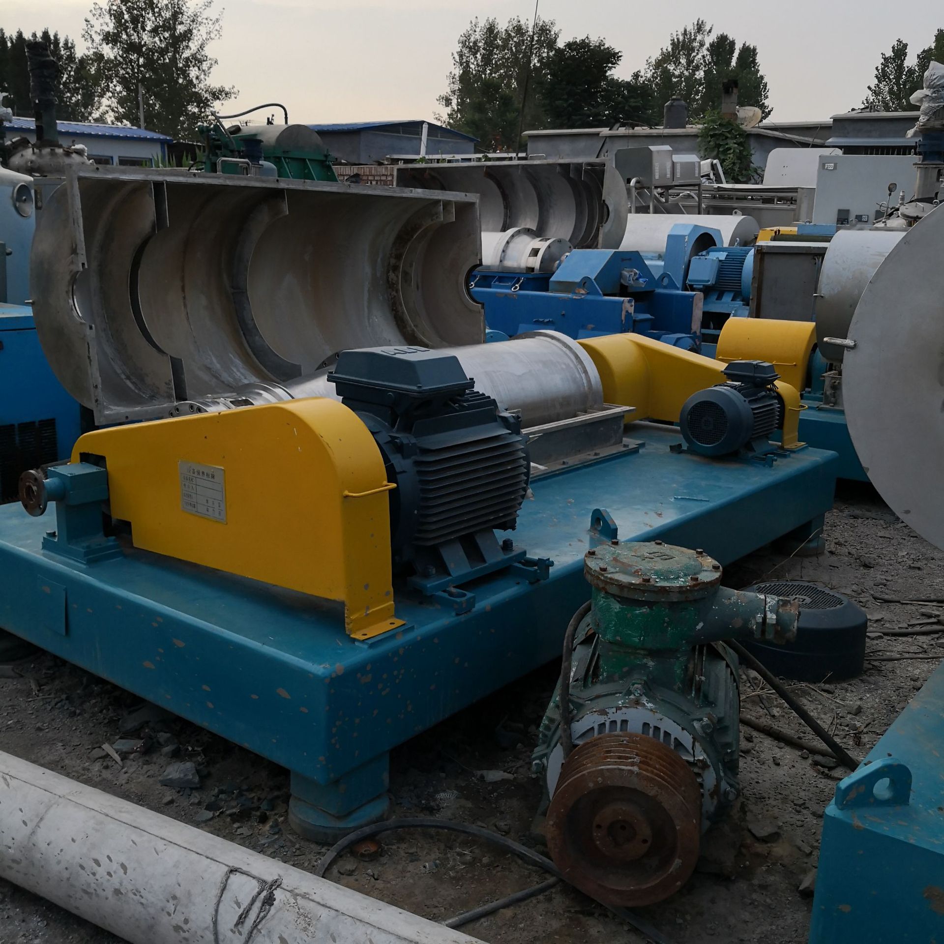 出售污水处理离心机二手LW550*1950型卧式螺旋卸料沉降离心机