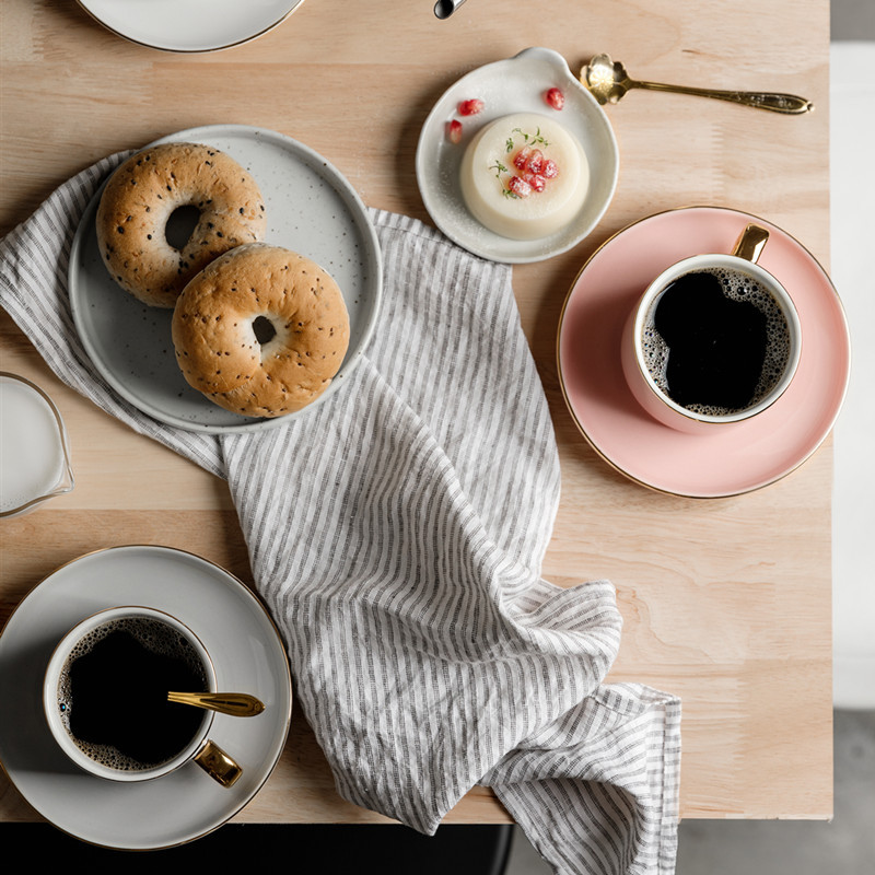 Shanen cerámica taza de café y platillo traje estilo europeo pequeña luz lujo tarde té taza con cuchara simple oro borde agua taza