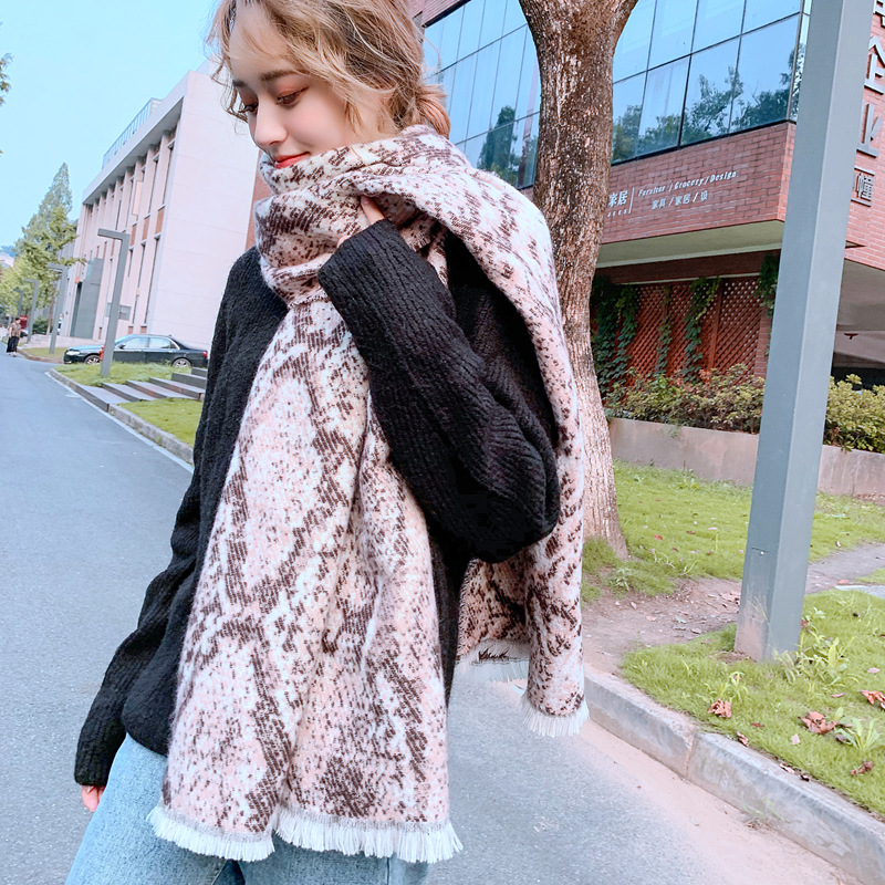 2019 Otoño e Invierno Nueva bufanda de Cachemira con estampado de serpiente Europa y América caliente-venta gruesa cálida bufanda de moda
