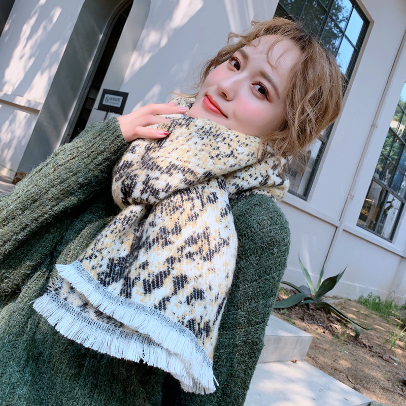 2019 Otoño e Invierno Nueva bufanda de Cachemira con estampado de serpiente Europa y América caliente-venta gruesa cálida bufanda de moda