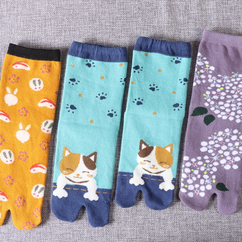 Two-toe two-toe socks, women's split-toe socks, two-toe socks, cotton toe mid-tube autumn and winter flower warm and sweat-absorbent pig's trotter socks, Japanese style