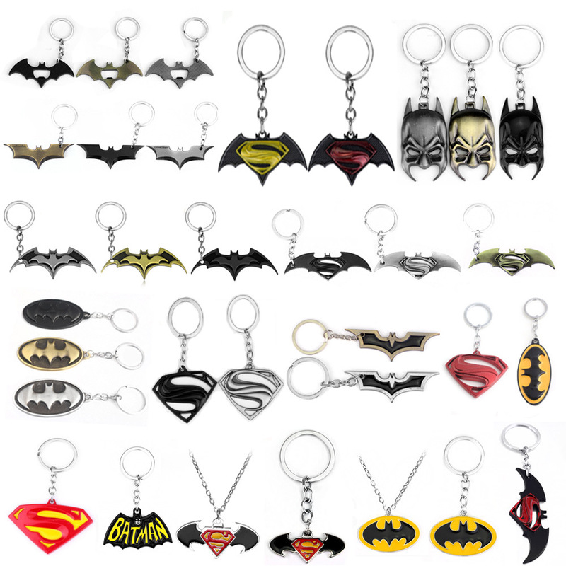 Comic Film and Television Peripherals Superman Wars Batman Superman Batman Keychain Metal Necklace Pendant