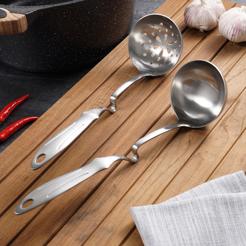 304 stainless steel hangable hot pot soup spoon soup drain household wall-mounted creative deepening long-handled spoon small spoon holding soup spoon