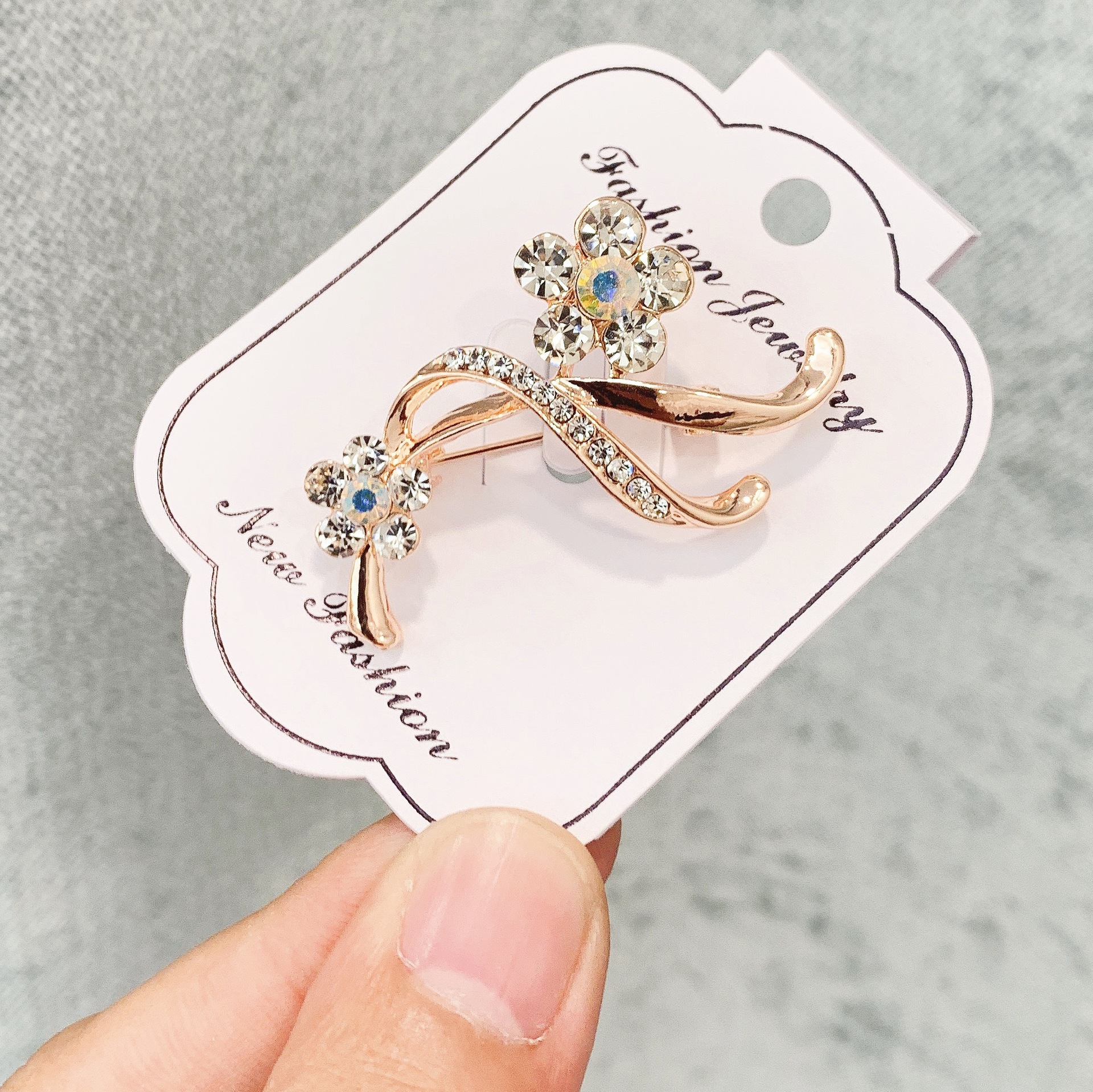 Creativo nuevo broche de alto grado de aleación rhinestone ramillete perla pin accesorios de moda fábrica directa en stock